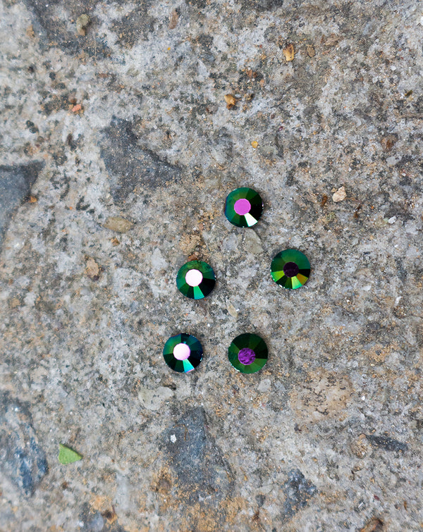 2.95 mm Round Shape Preciosa Crystal Hot Fix in Peacock Green Color