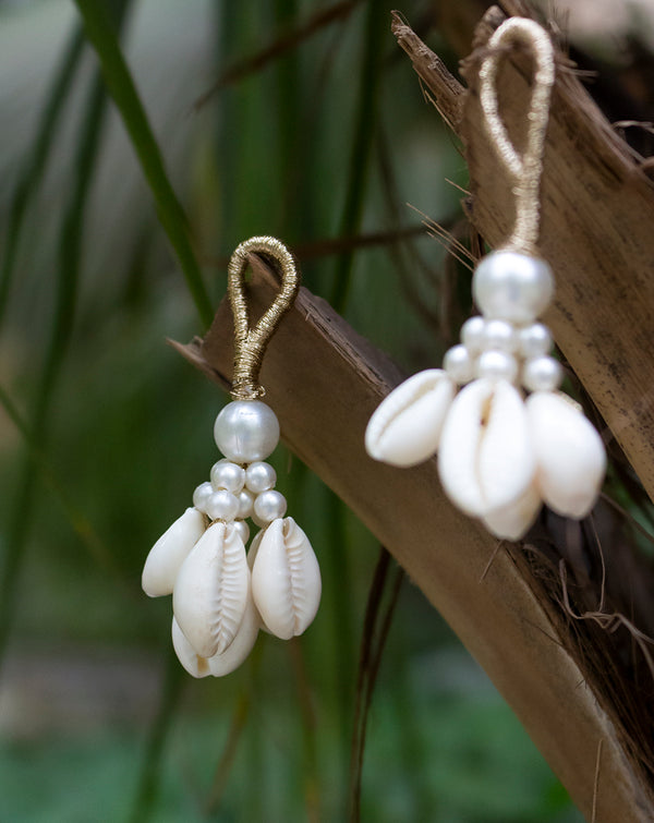 Designer pearl and shell tassel-White