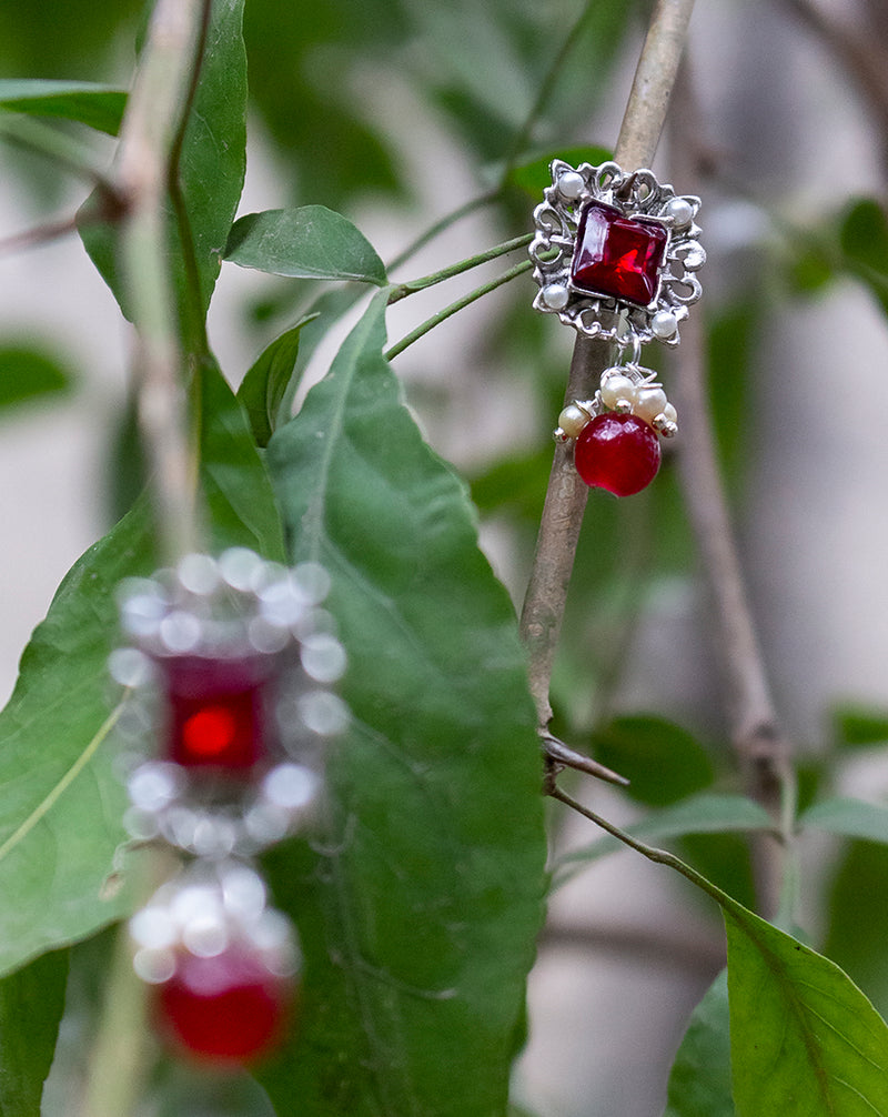 Designer silver coloured metal button with pearl hanging-Cherry Red