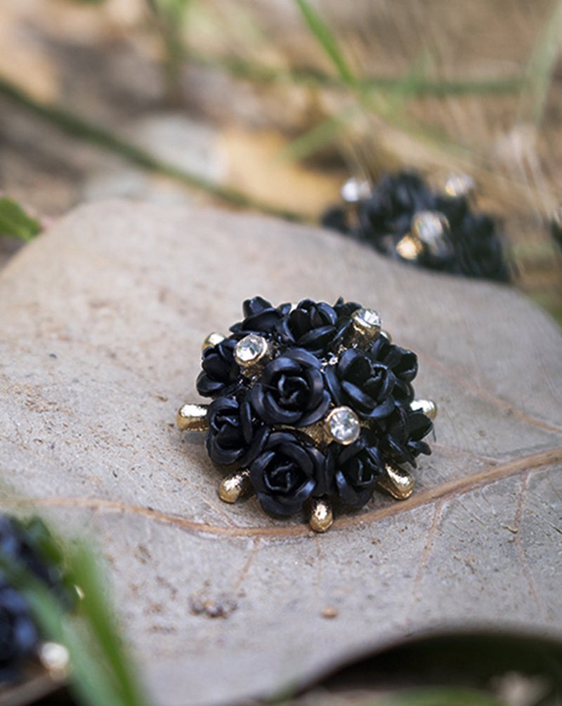 Black Round Flower Buttons